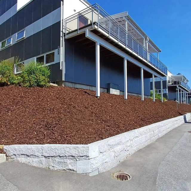 Flott plen klar for planter i boligområde