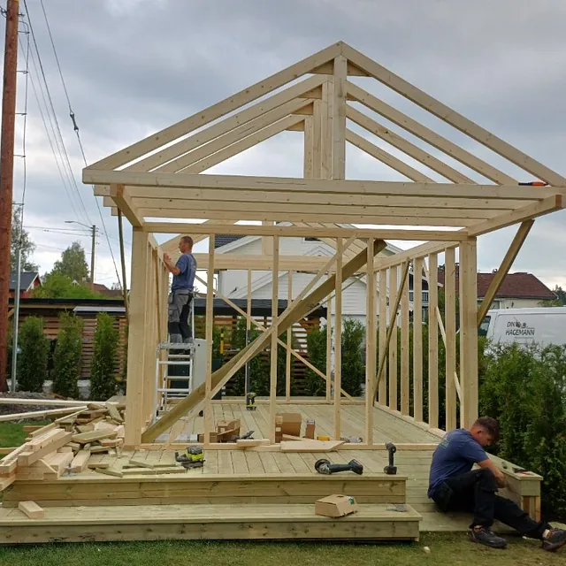 Lite nybygg under konstruksjon