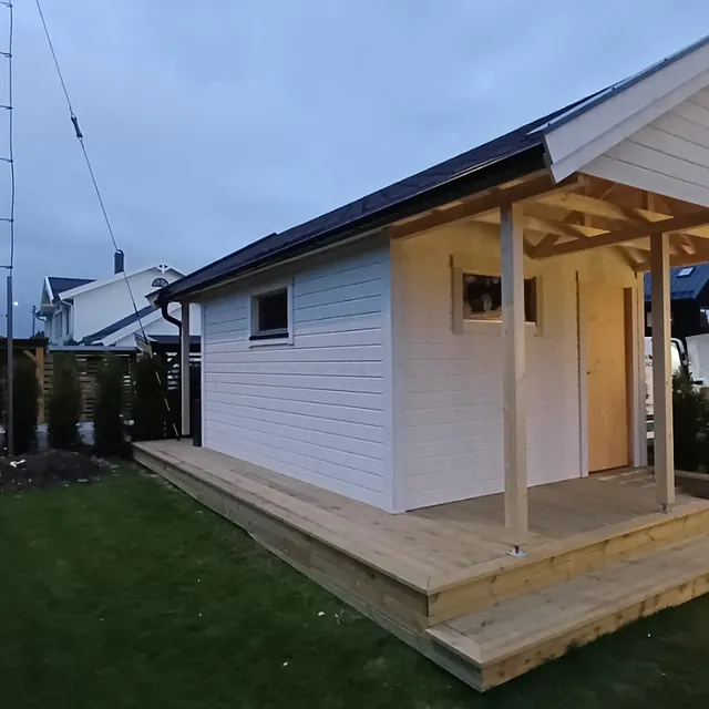 Hvitt nybygg, ferdig oppført